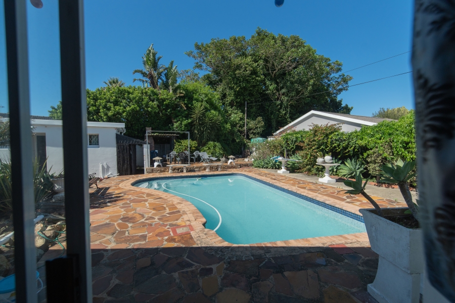 5 Bedroom Property for Sale in Framesby Eastern Cape